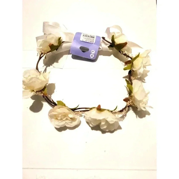 Claire's Over The Head Floral Headpiece Garland - Picture 1 of 3
